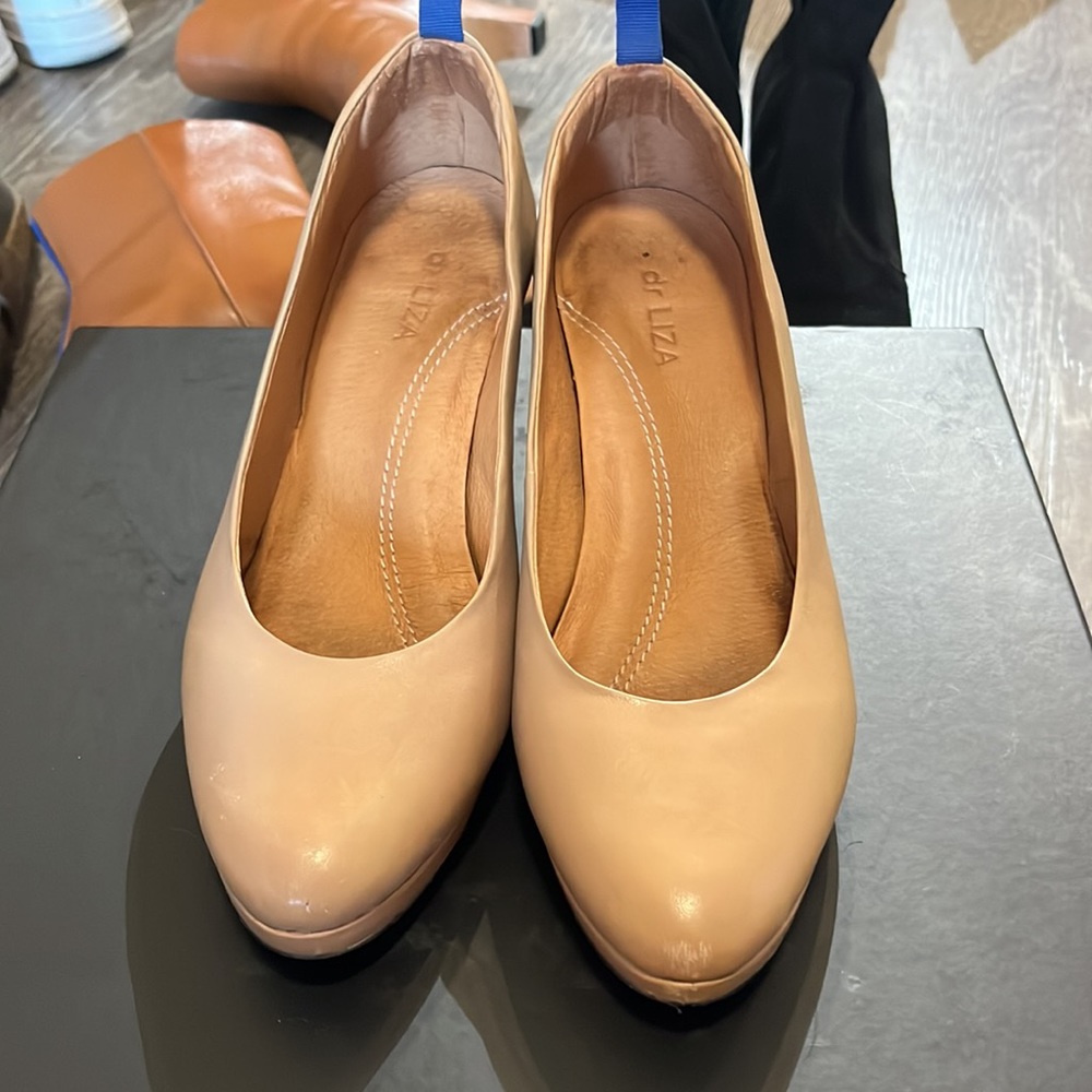 dr LIZA Caramelo Sneaker Pump Heels 7W
